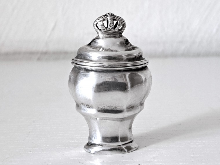 LUKTDOSA, A RÖNNOV HELSINGBORG 1777-1819