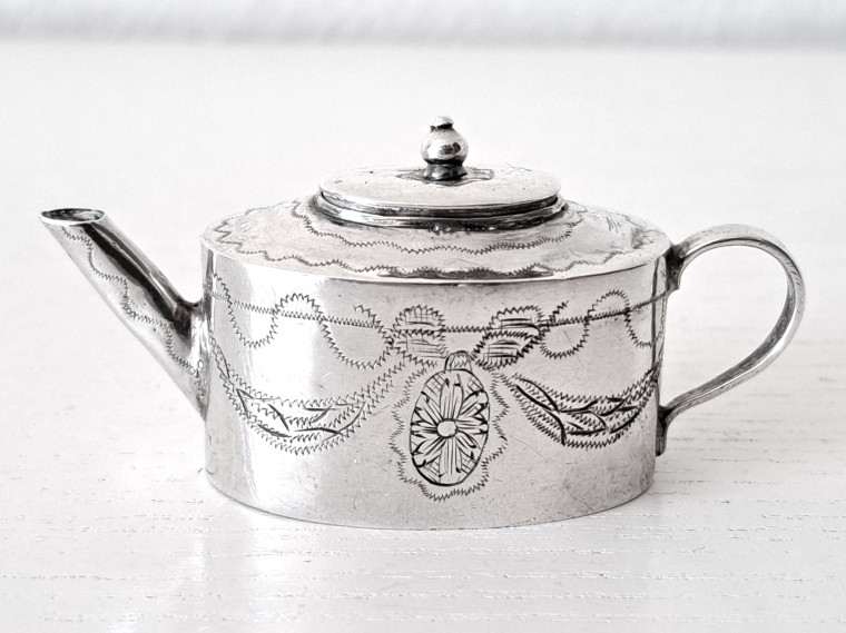 TEKANNA, MINIATYR, sannolikt ENGLAND c:a 1800