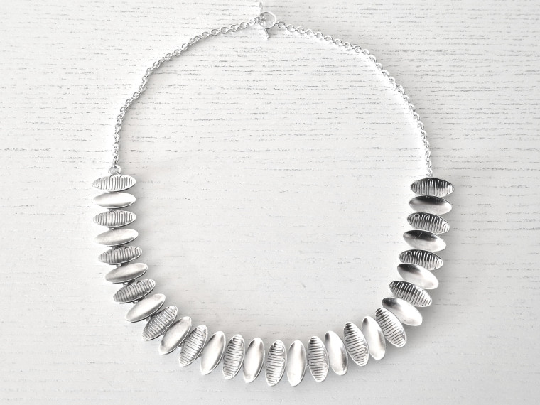 (ny) HALSBAND, design BENGT WETTESJÖ, FLAVIA SKELLEFTEÅ 1956